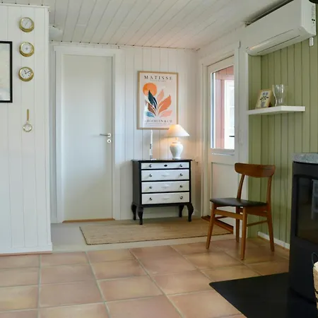 Hébergement de vacances Summer House With Sea View At Gronsund