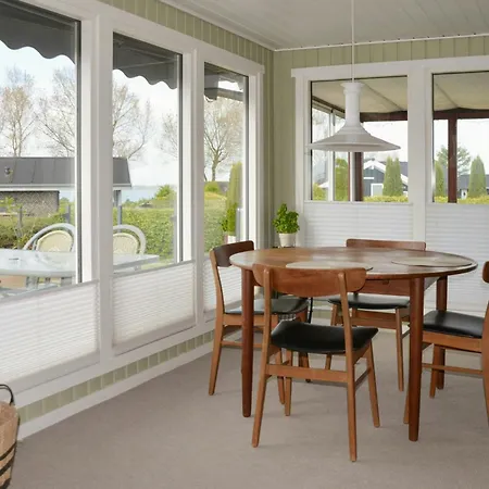 Hébergement de vacances Summer House With Sea View At Gronsund
