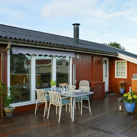 Hébergement de vacances Summer House With Sea View At Gronsund