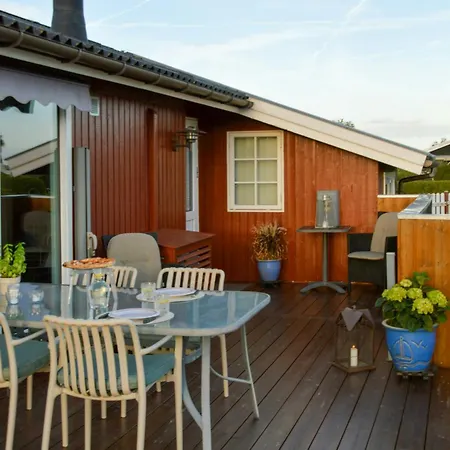 Summer House With Sea View At Gronsund Bogø By