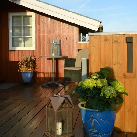 Summer House With Sea View At Gronsund *