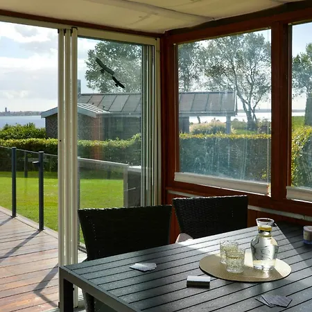 Hébergement de vacances Summer House With Sea View At Gronsund Bogø By