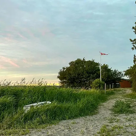 Summer House With Sea View At Gronsund *